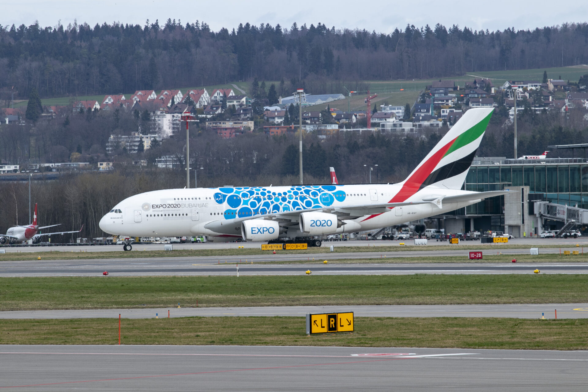 Emirates Airbus A380-861 (03/20) am Flughafen Zürich