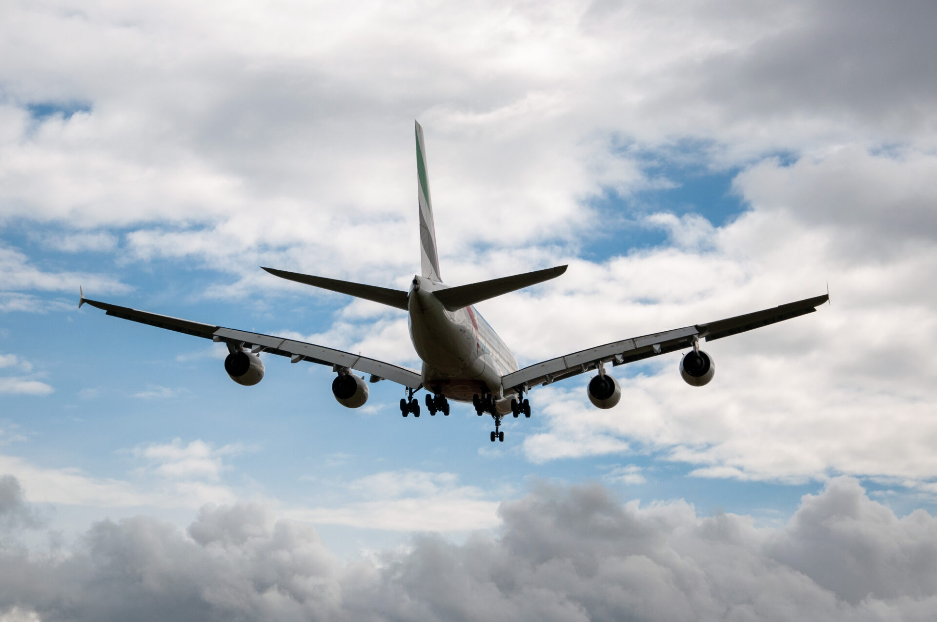 Emirates-Airbus-A380-A6-EOM-03:25