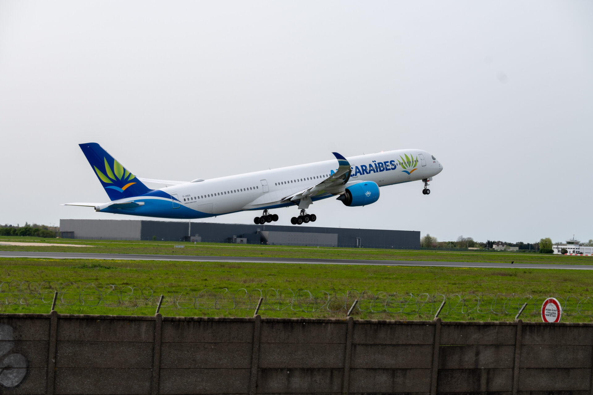 Air Caraibes Airbus A350 F-HSIS 04/24