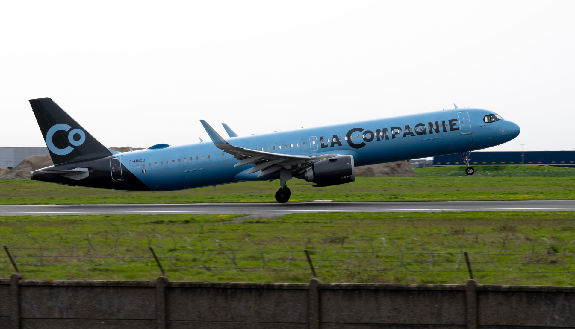 La Compagnie Airbus A321 F-HNCO 04/24