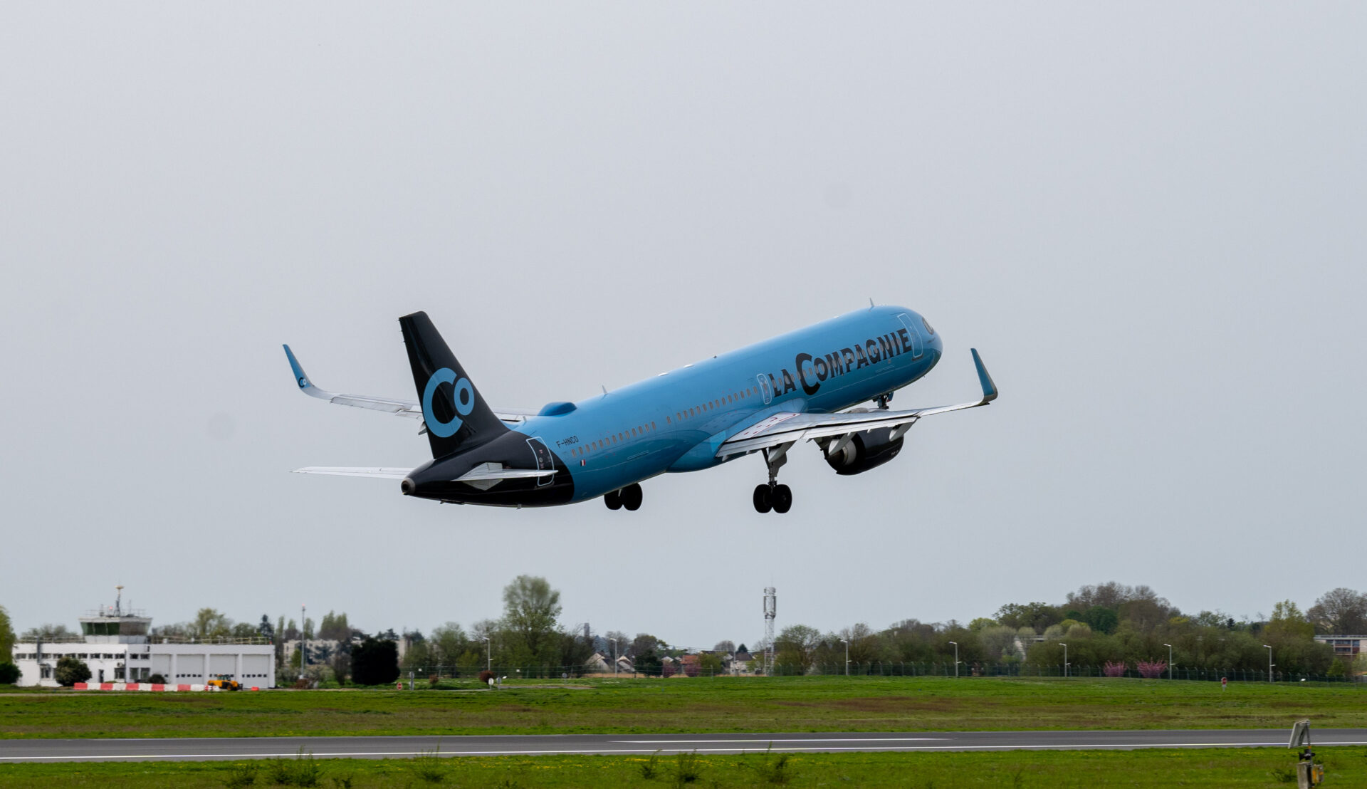 La Compagnie Airbus A321 F-HNCO 04/24