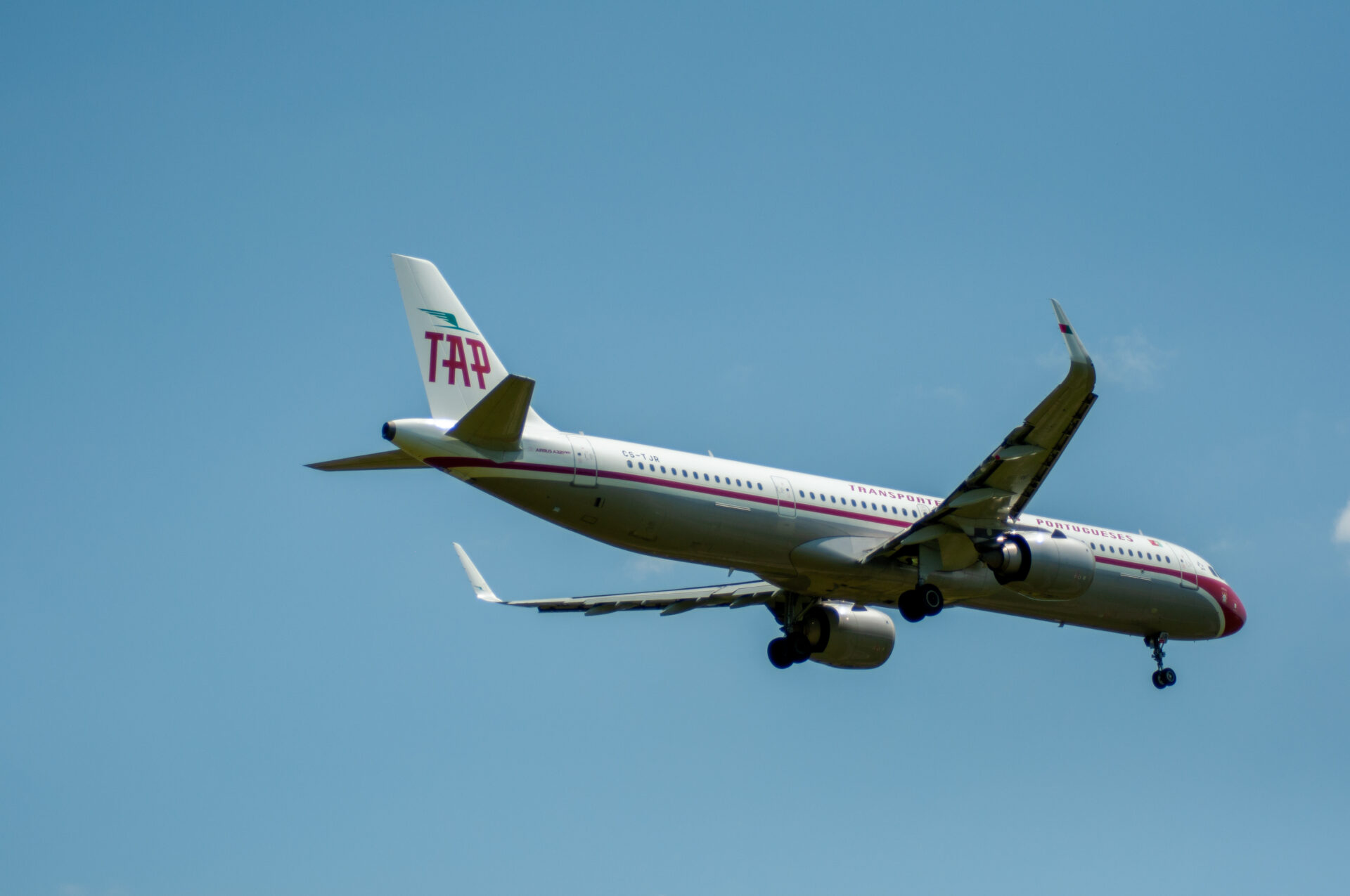 TAP Airbus A321 CS-TJR 06/25 Retro Livery