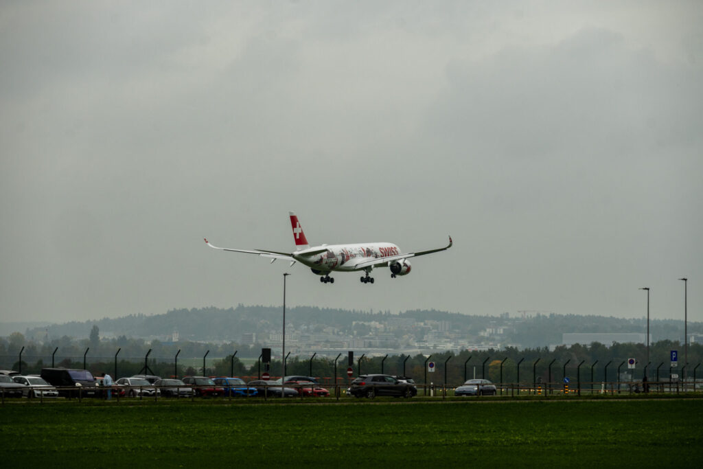 Swiss Wanderlust Livery beim ersten Landeanflug in ZRH