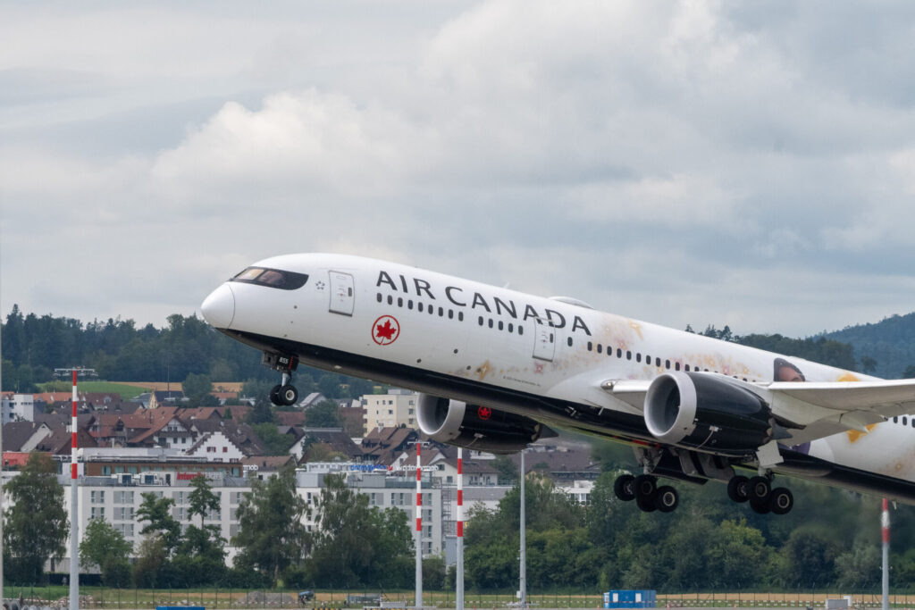 Air Canada Boeing 787 C-FVLX 07/24 von Aviation-Pix
