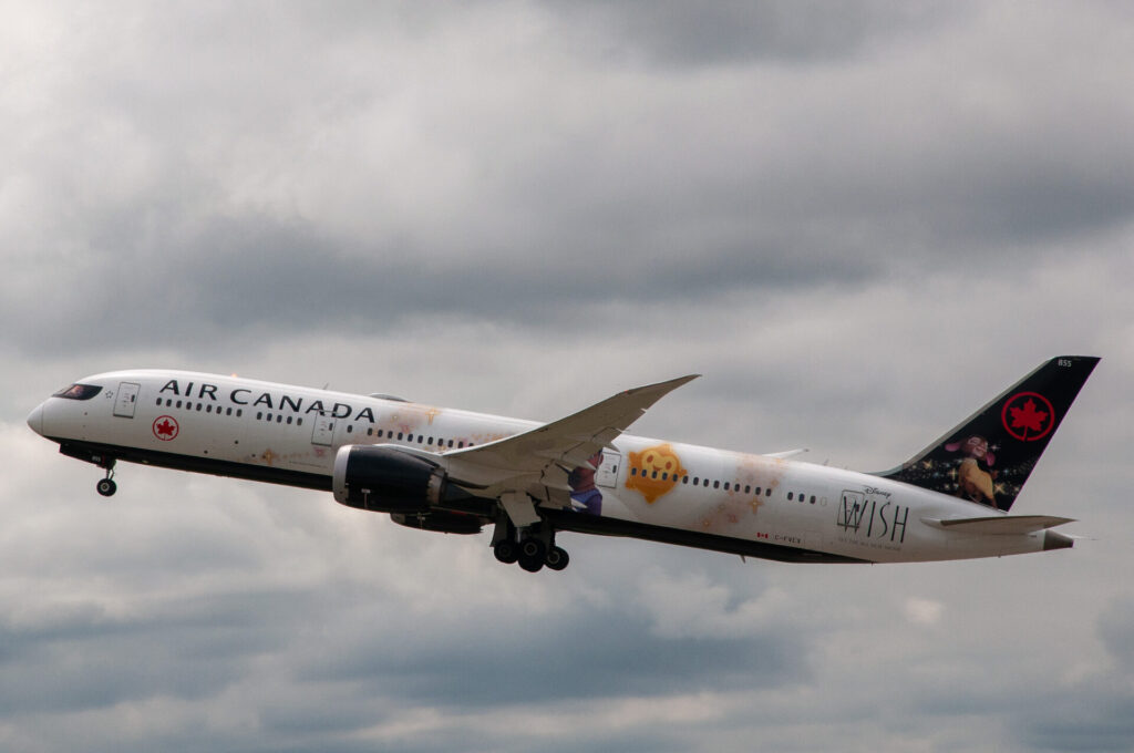 Air Canada Boeing 787 C-FVLX 07/24 von Aviation-Pix