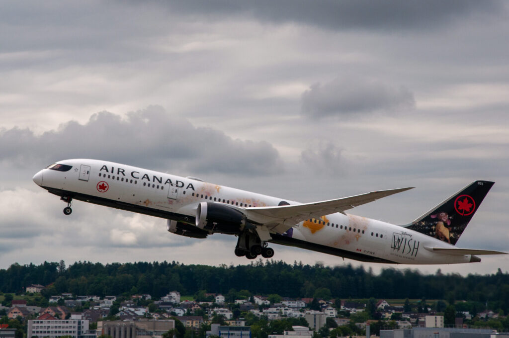 Air Canada Boeing 787 C-FVLX 07/24 von Aviation-Pix