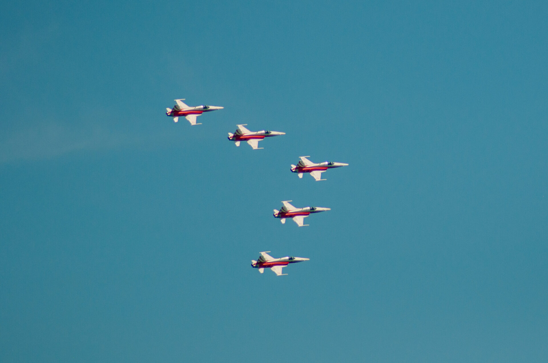 Patrouille Suisse Neuchâtel 07/25 von Aviation Pix